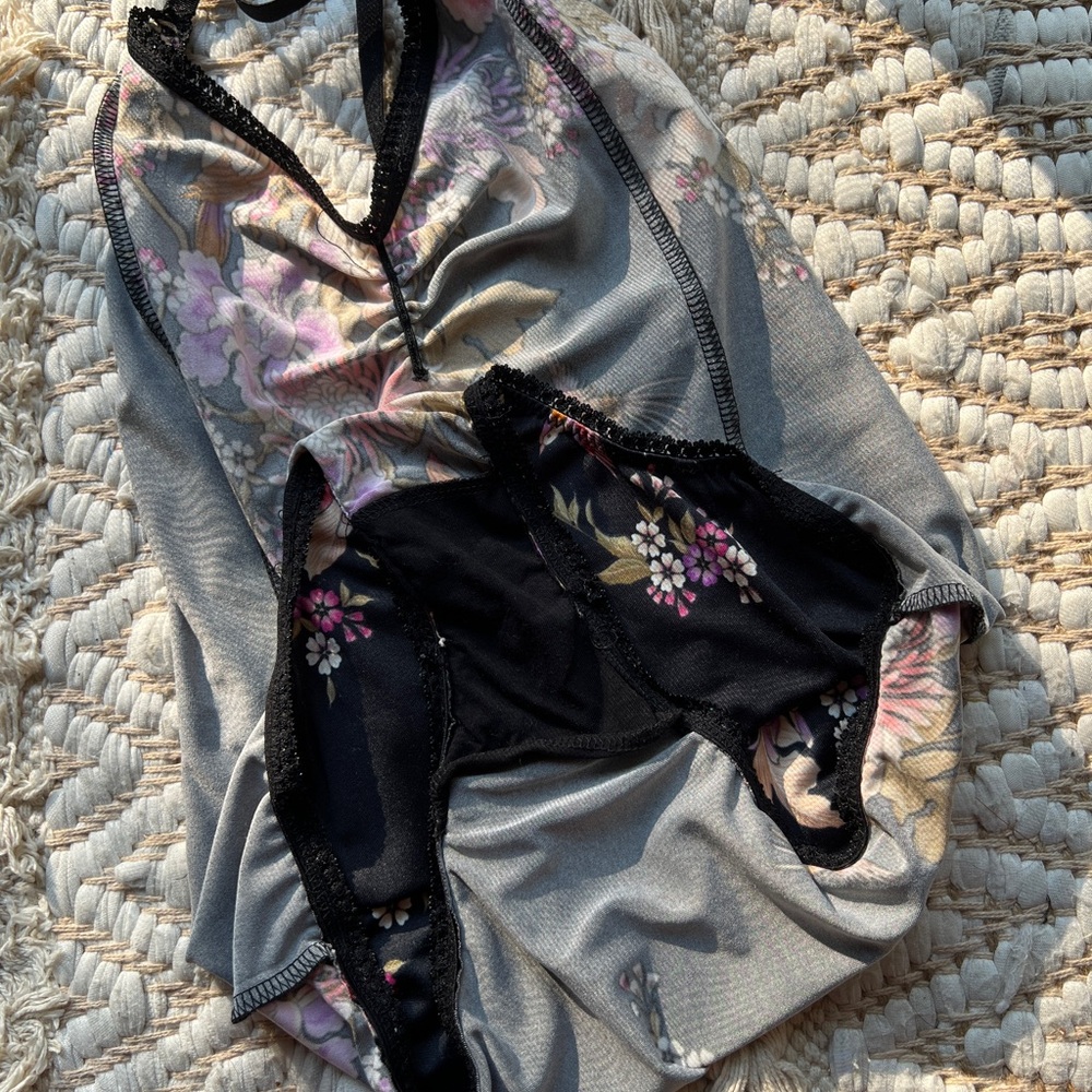 Spell & the Gypsy Blue Skies Black Floral Bodysuit EUC S - Picture 11 of 14